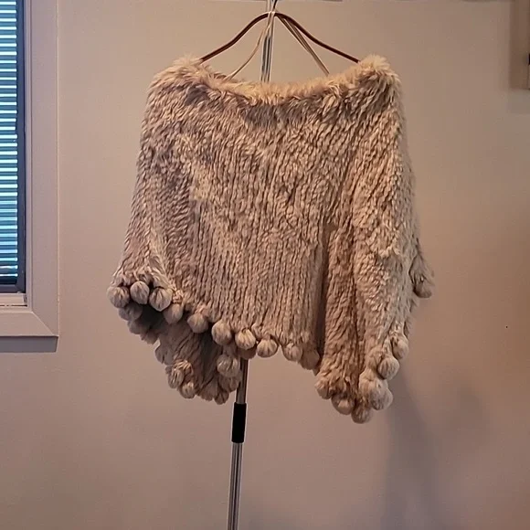 Rabbit Fur Cape - Picture 1 of 3
